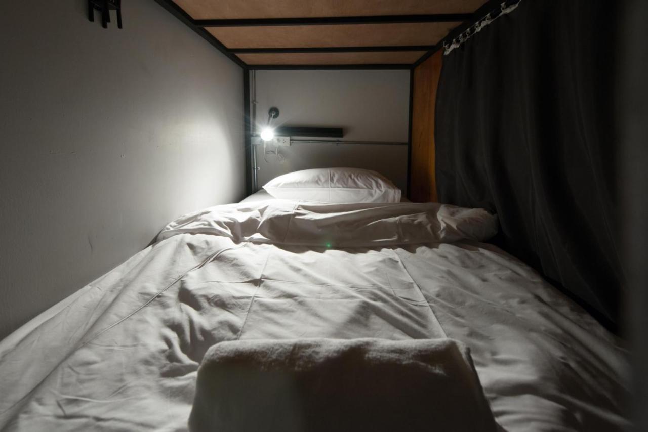 4Share Hostel (Adults Only) Bangkok Exteriör bild
